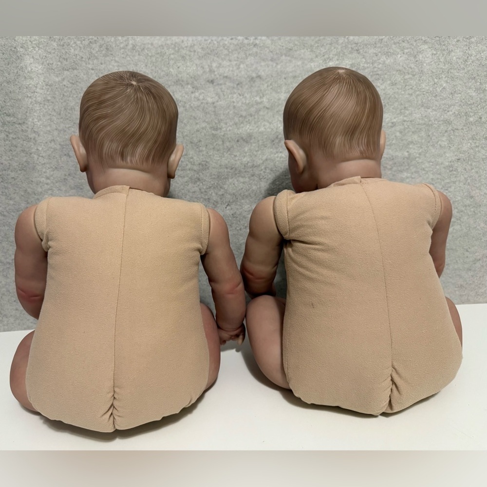 20β Realistic Baby Twins - Silicone and cloth - Picture 4 of 16